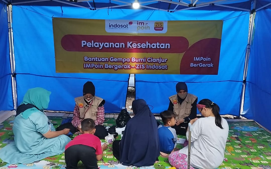 Pemeriksaan kesehatan bagi korban gempa CIanjur oleh ZIS Indosat dan Klinik Pratama Cita Sehat