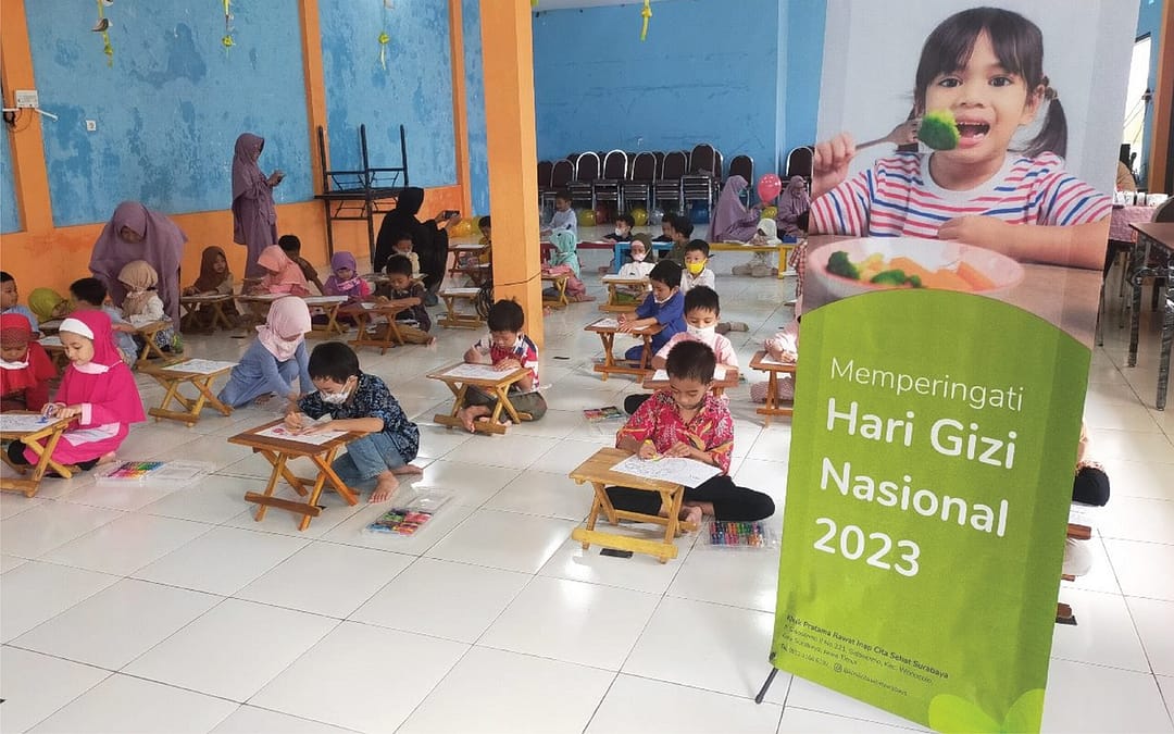 Lomba mewarnai Isi Piringku dalam rangka memperingati Hari Gizi Nasional di TK Al Uswah Surabaya
